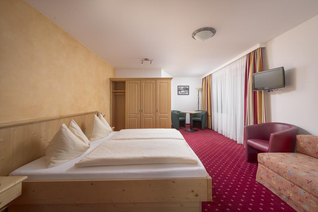 Hotel Fischer ซางค์ท โยฮันน์ อิน ทิโรล ภายนอก รูปภาพ