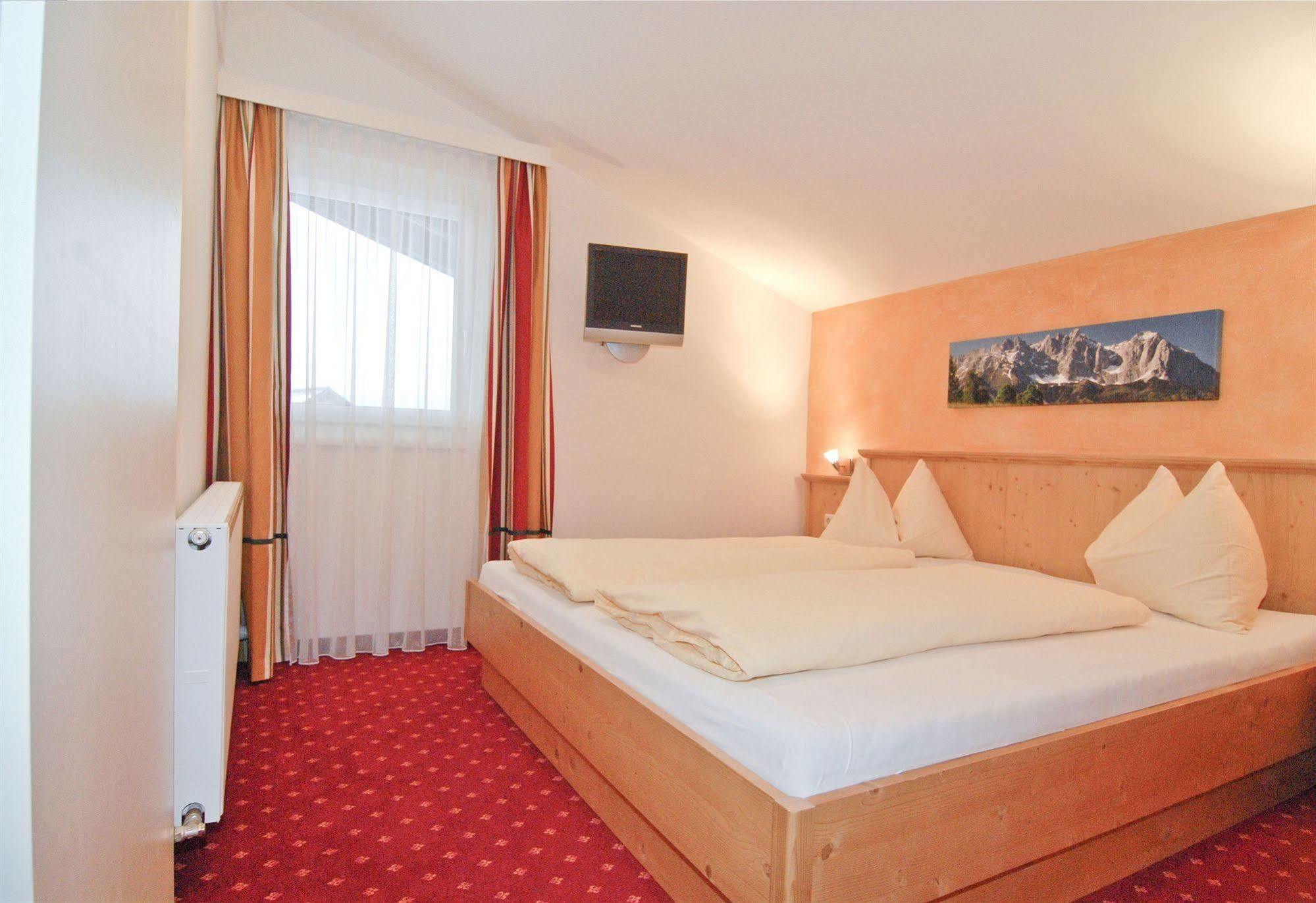 Hotel Fischer ซางค์ท โยฮันน์ อิน ทิโรล ภายนอก รูปภาพ
